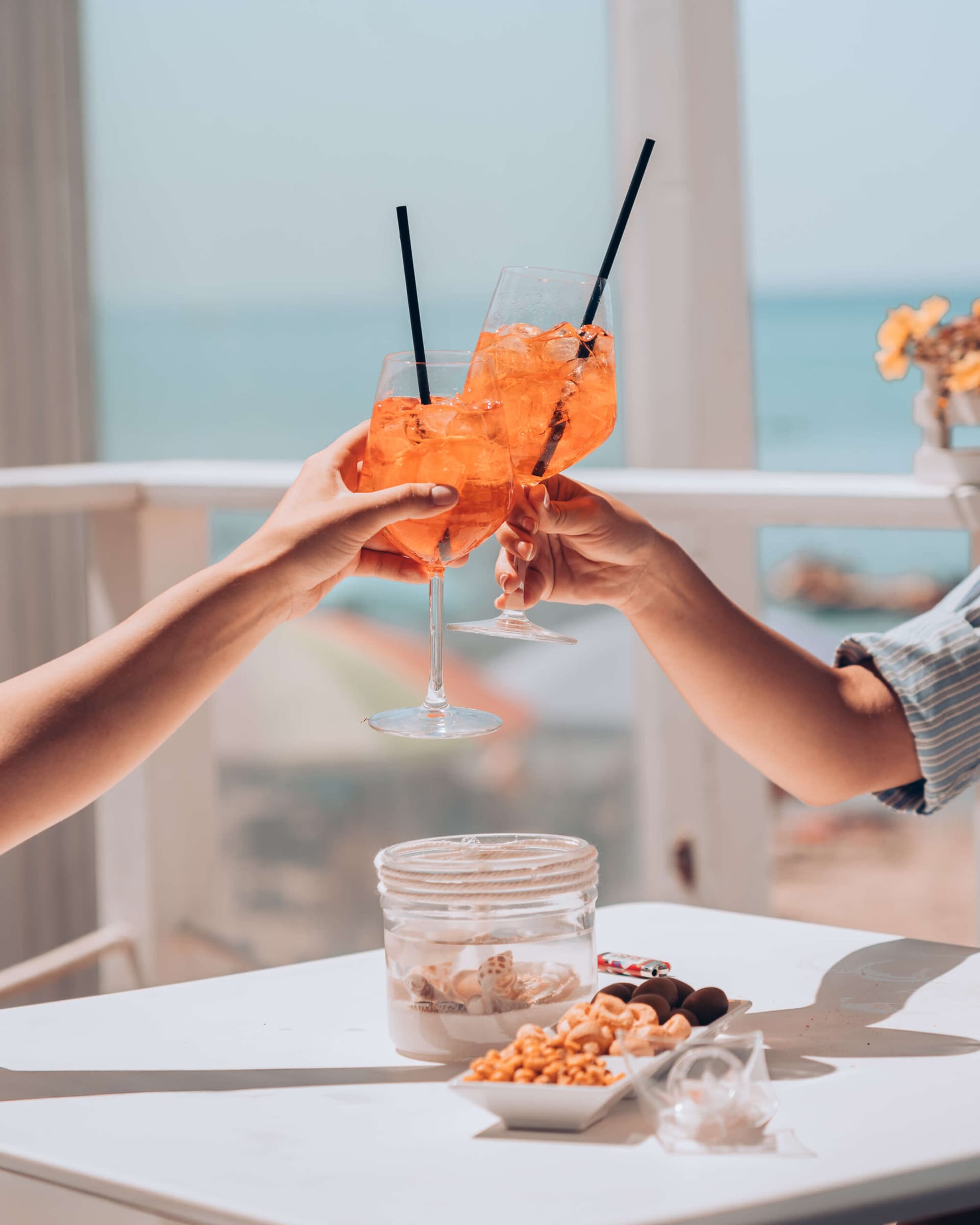 Aperitivo in terrazza vista mare: contenuto social realizzato da Creative Social Academy